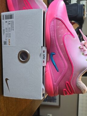 Nike LeBron XXII SN Pink Foam/Photo Blue Men's 7.5/ Women's 9